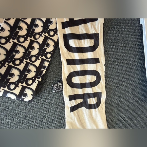 DIOR Twilly - RARE FIND! - Picture 4 of 16